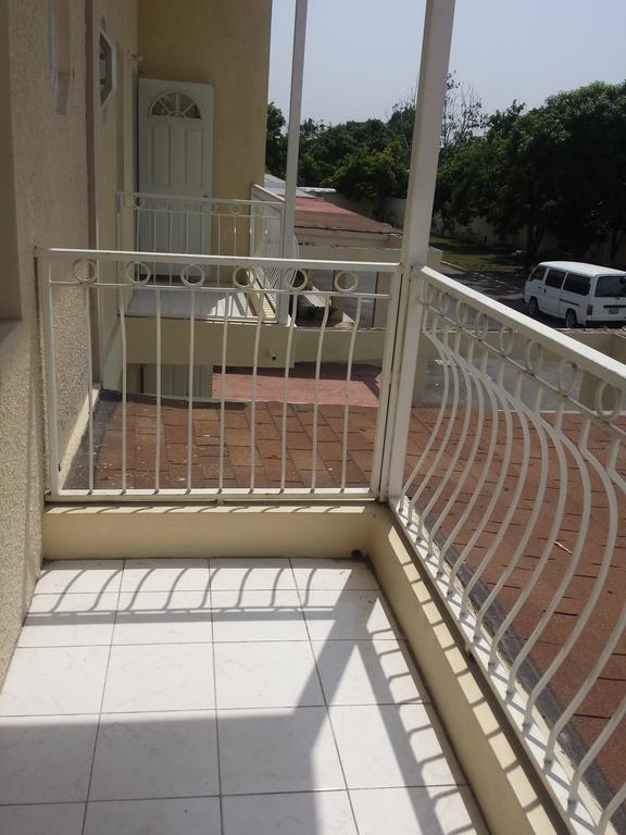 Impeccable Guest Rooms 2 Kingston Oda fotoğraf
